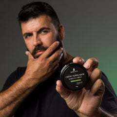 Modelo com o Creme Modelador Nômade