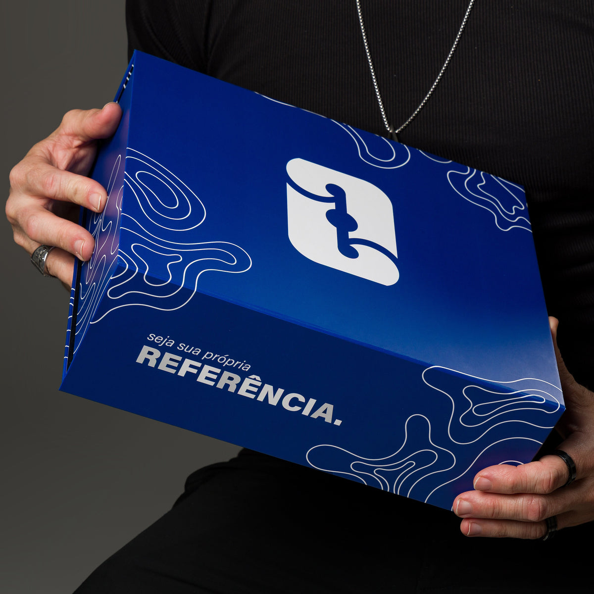 Kit Fundador Robusta na caixa azul rígida com os quatro produtos